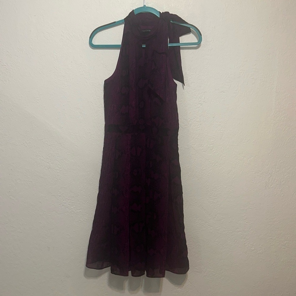 White House Black Market Purple Snakeskin Halter Tie Neck Dress‎ Size 4